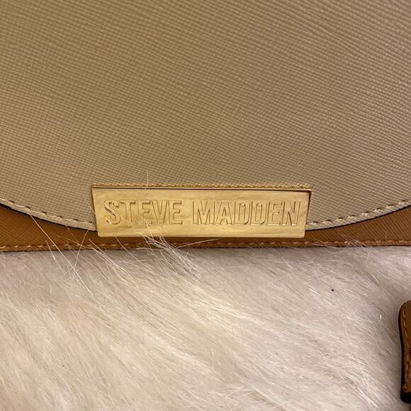 NWT Steve Madden (Bmelodie) Crossbody Bag - Cognac - Picture 5 of 11